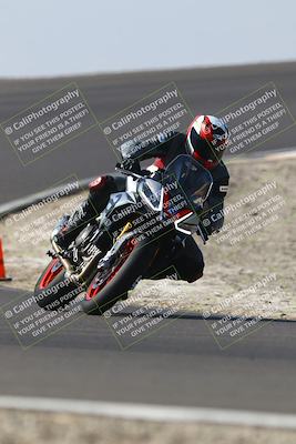 media/Nov-01-2025-TrackDaz (Sat) [[2b4d5192bc]]/B Group/1220pm (Turn 2 Outside)/